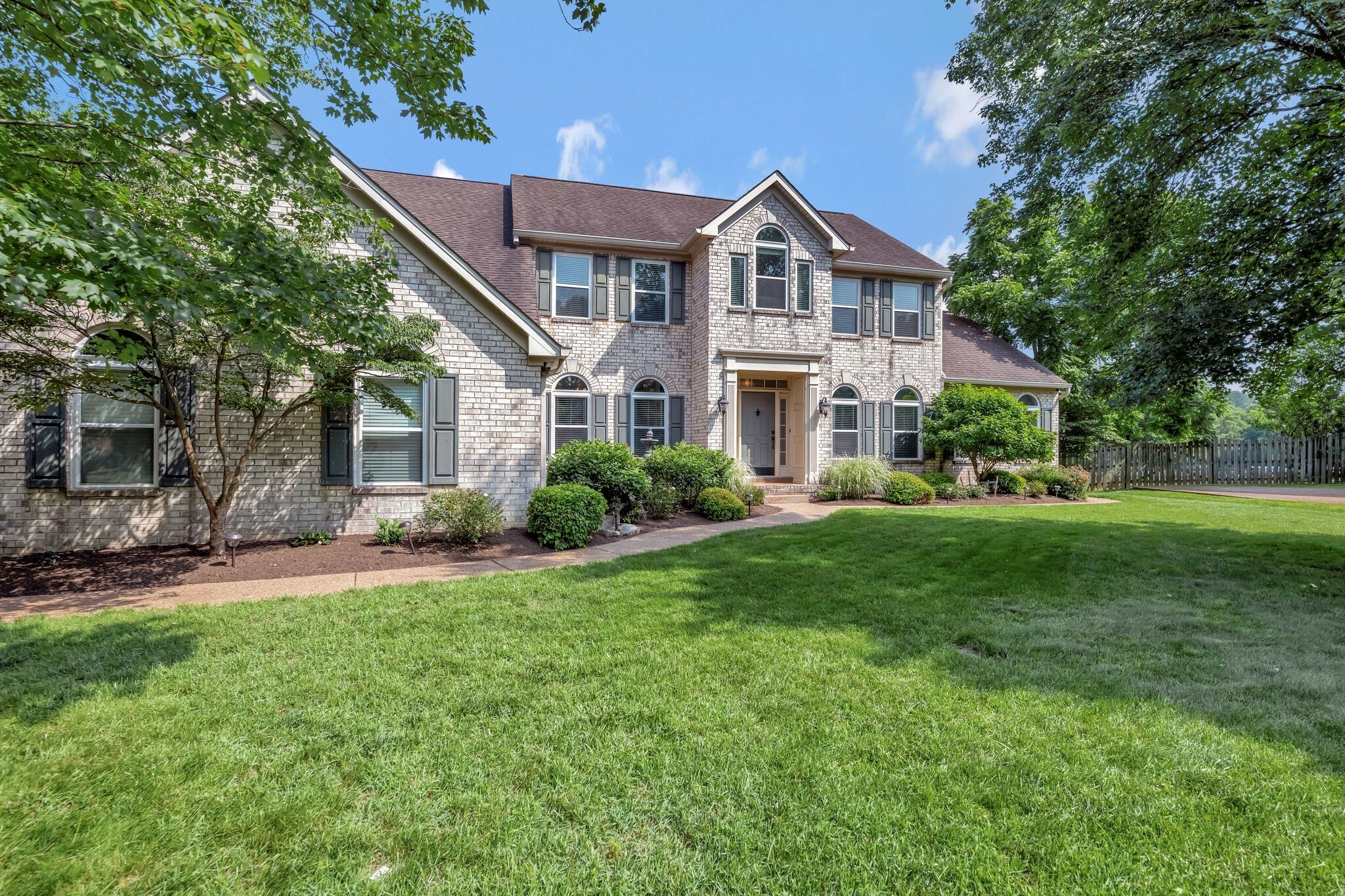 Property Photo: 206 Stillcreek Dr TN 37064