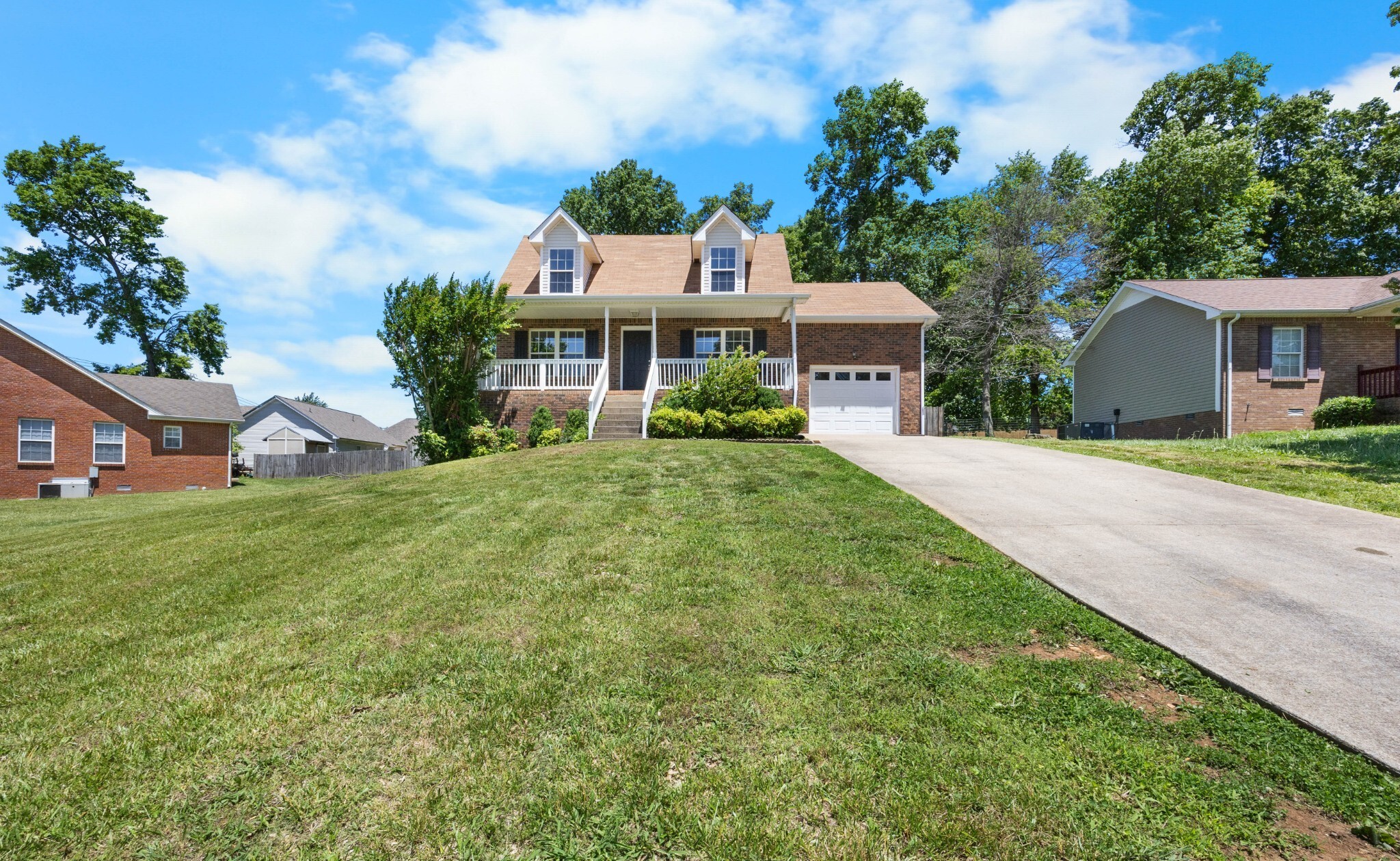 Property Photo:  1729 Hazelwood Rd  TN 37042 