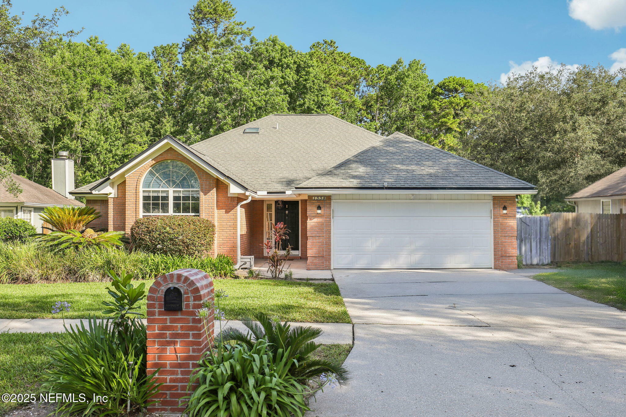 Property Photo: 1338 Running Brook Court FL 32225
