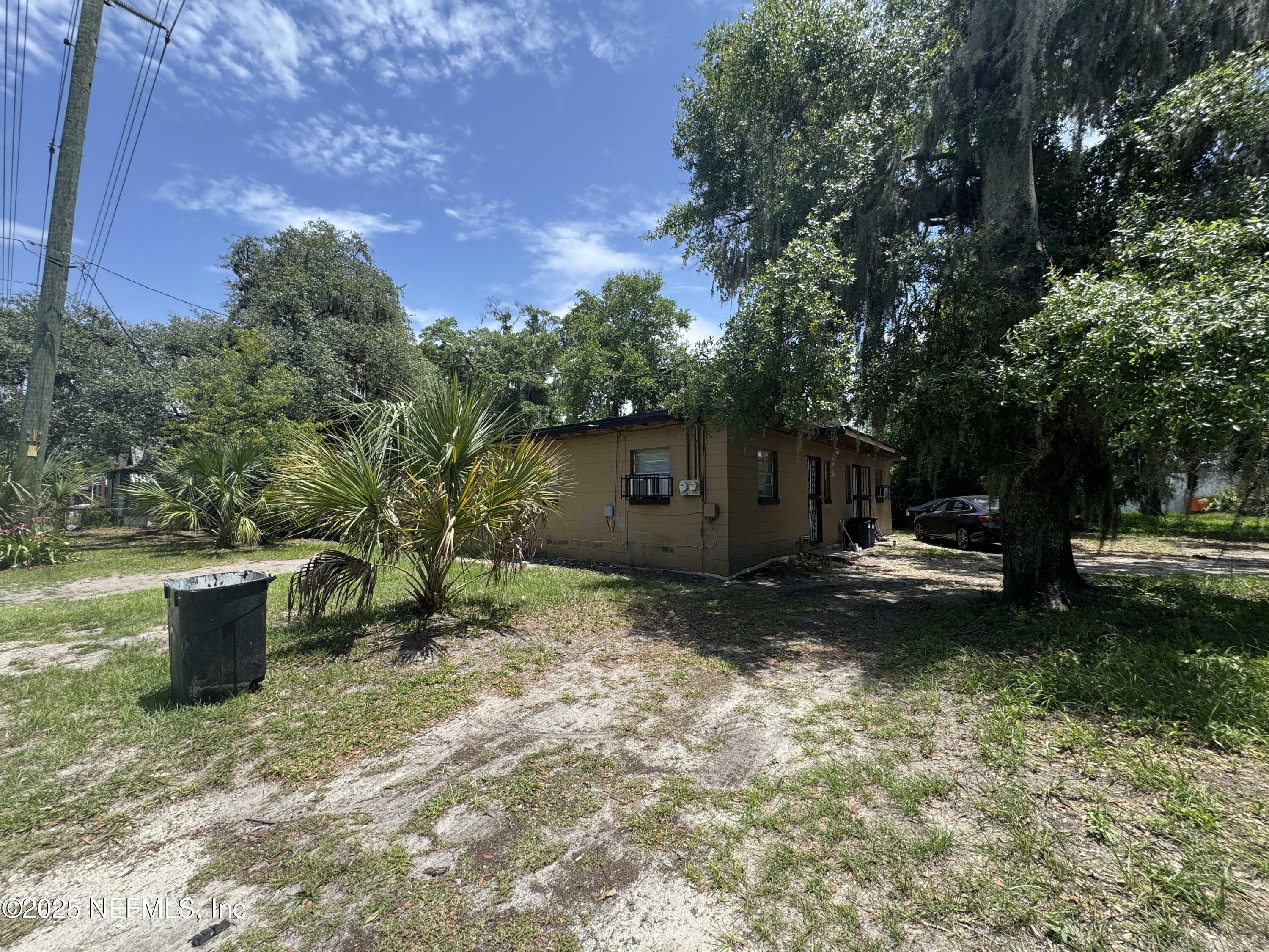 Property Photo: 402 E 27th Street FL 32206