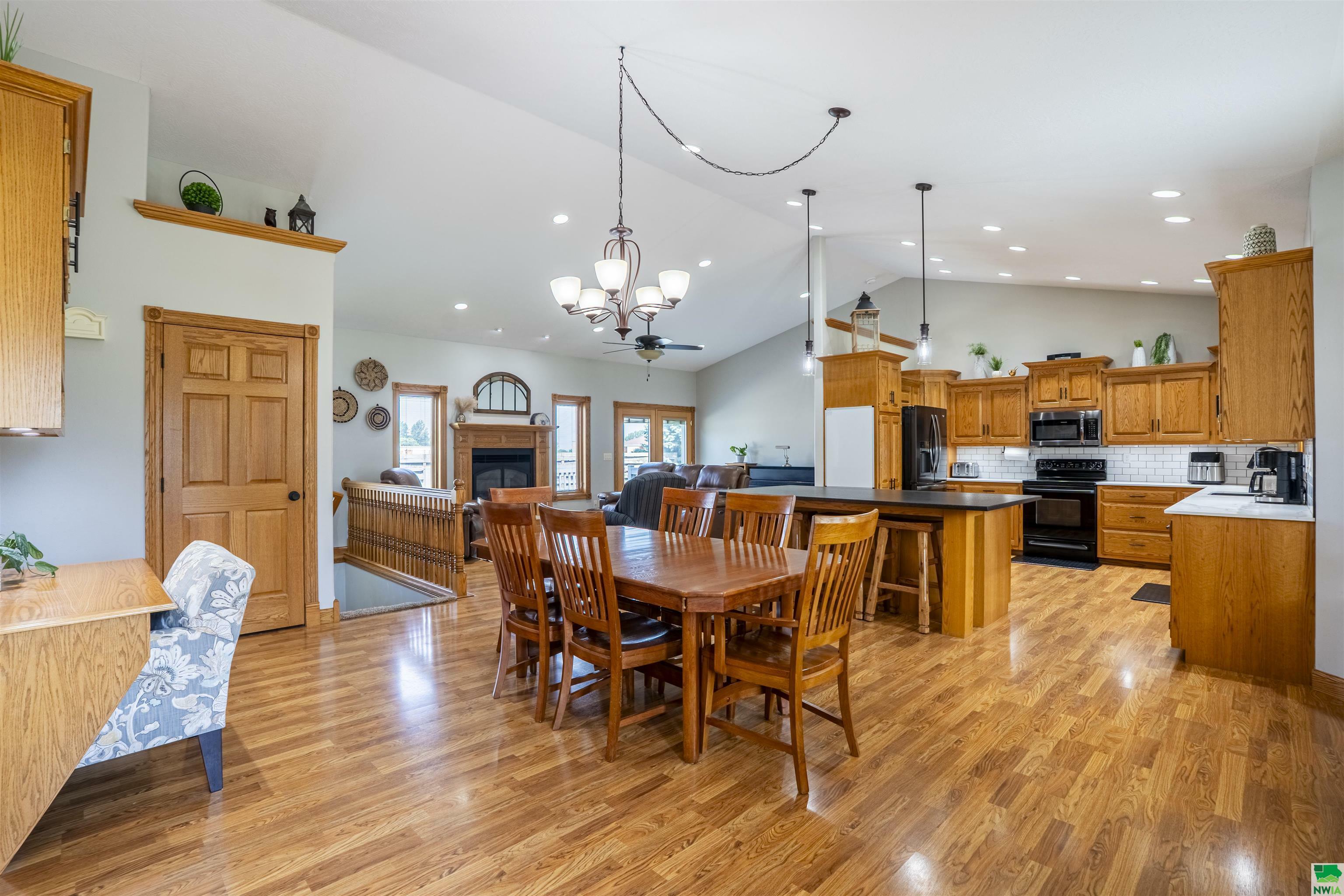 Property Photo: 137 9th St Circle NE IA 51250