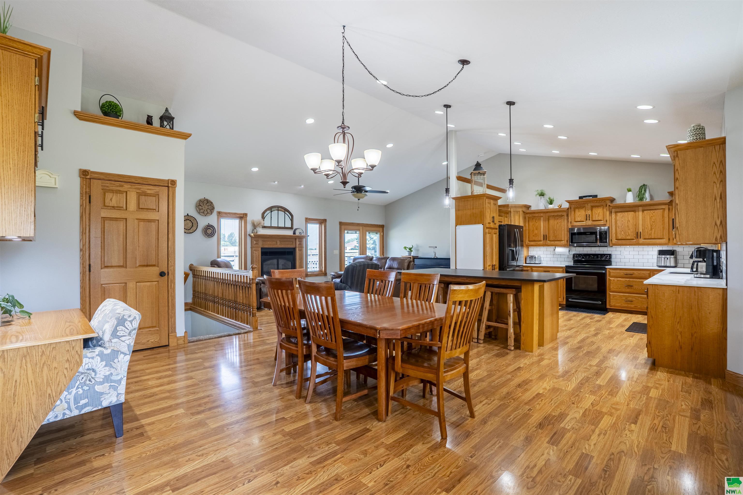Property Photo: 137 9th St Circle NE IA 51250
