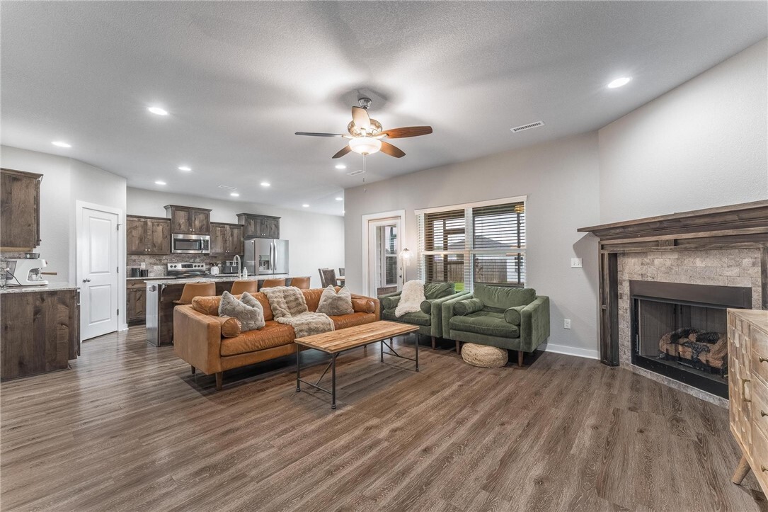 Property Photo: 346 N Otoe AR 72730