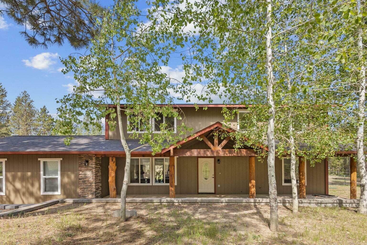 Property Photo: 16378 Whitetail Lane OR 97707