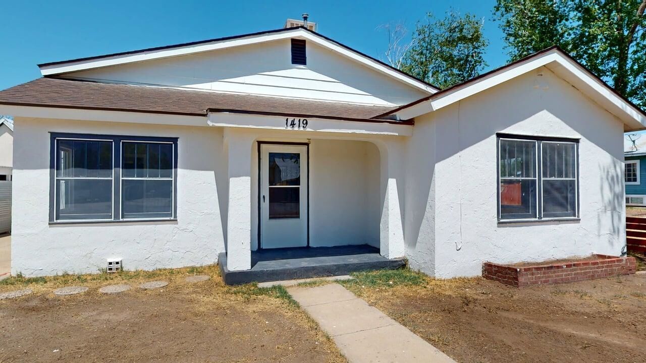 Property Photo: 1419 Ohio Ave NM 88310-0000