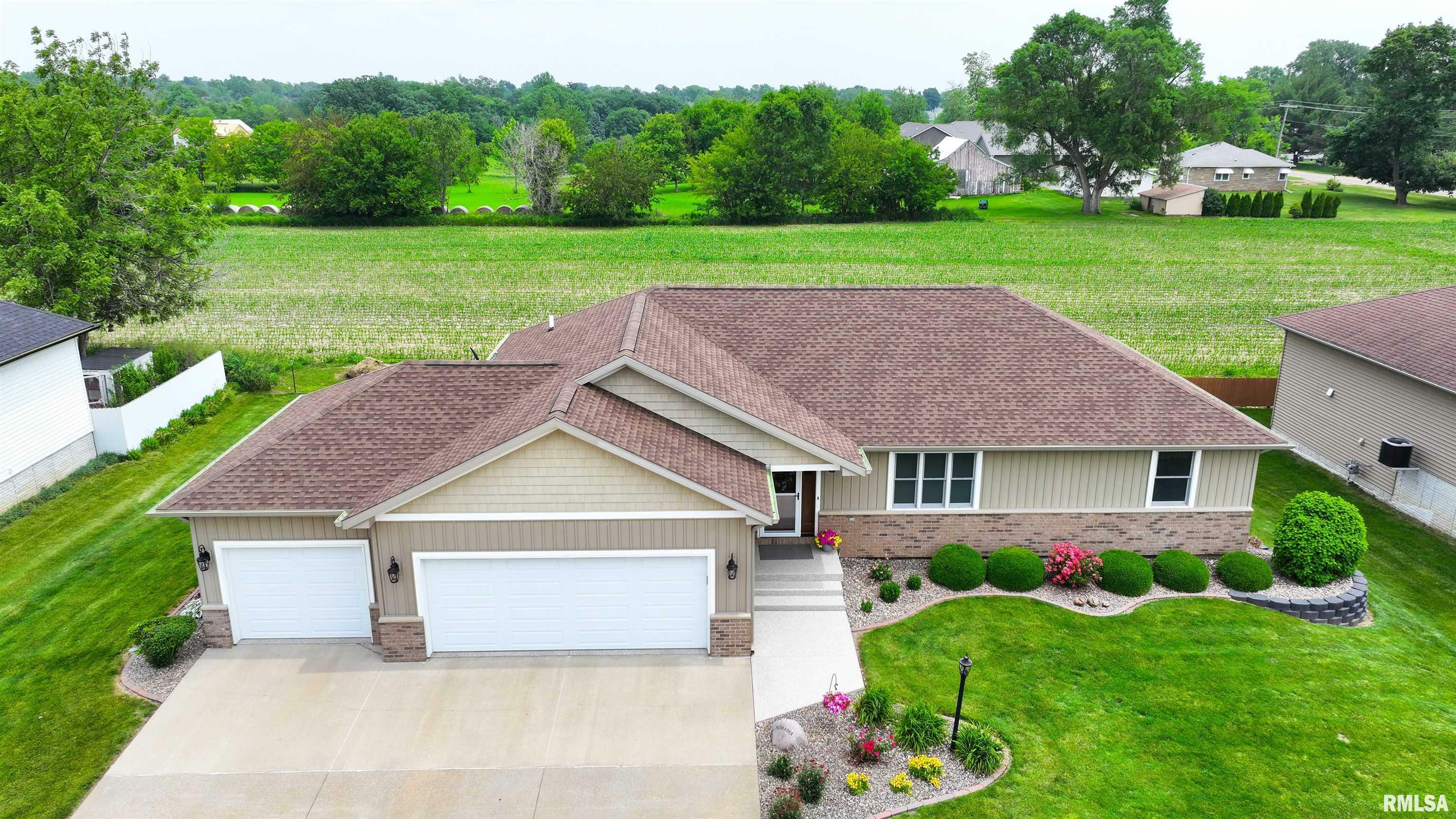 101 Prairie View Court  Clinton IA 52732 photo