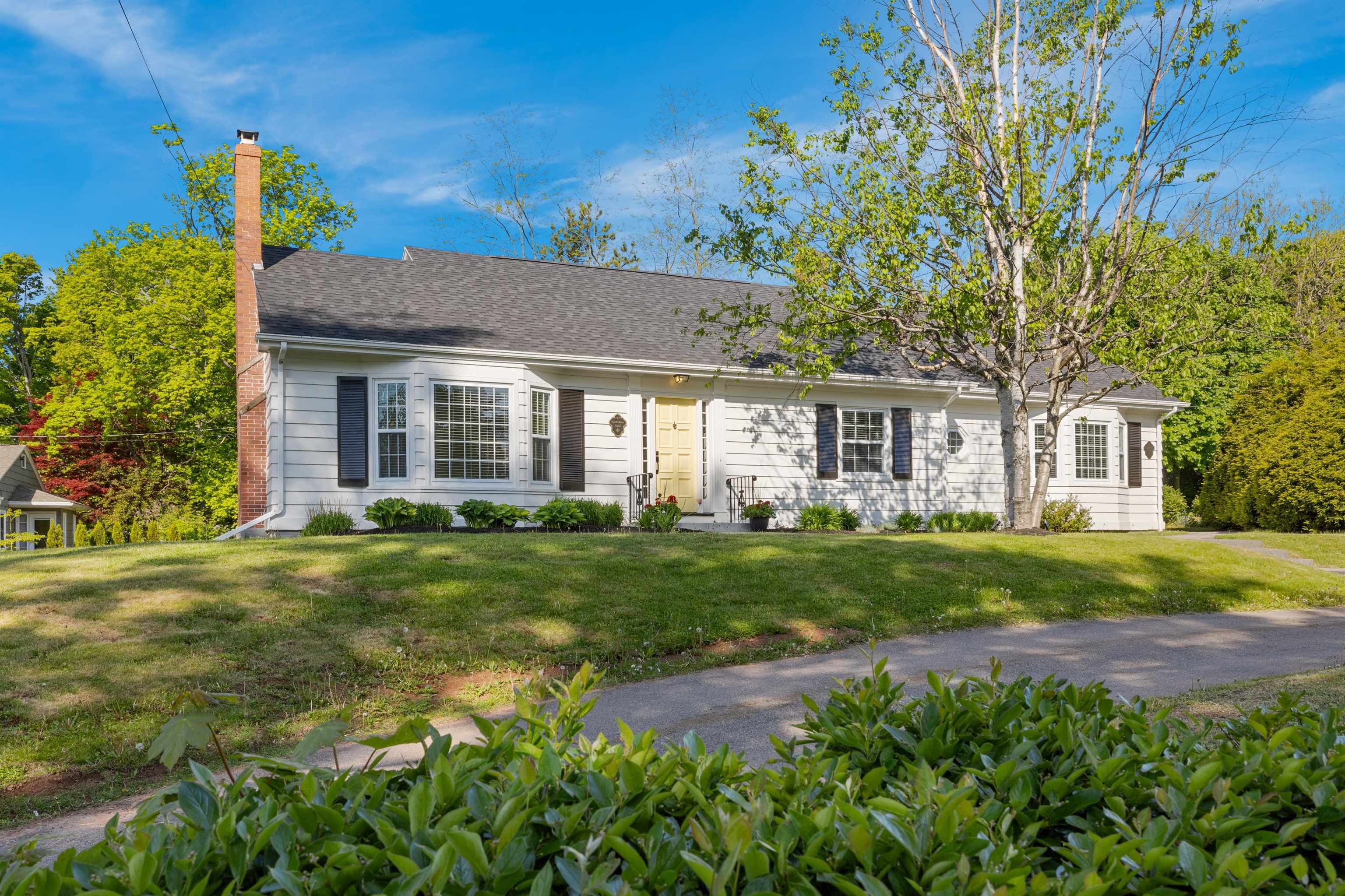 Property Photo: 117 North River Road PE C1A 3K7