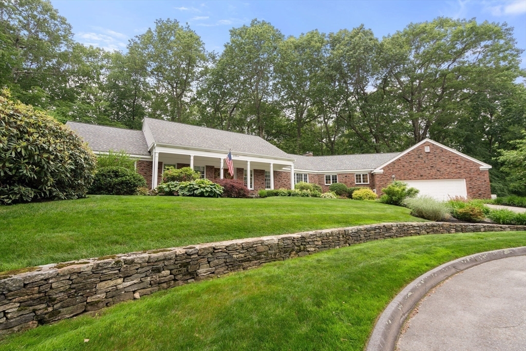 Property Photo: 15 Mary Jane Cir MA 01609