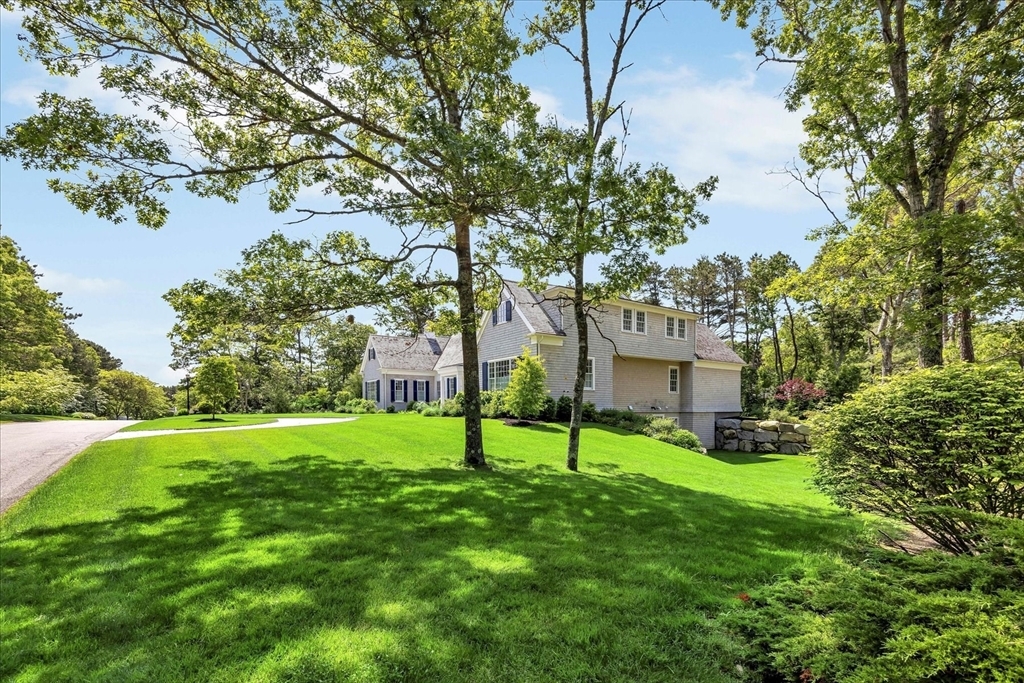 Property Photo:  10 Herring Gull Rd  MA 02649 