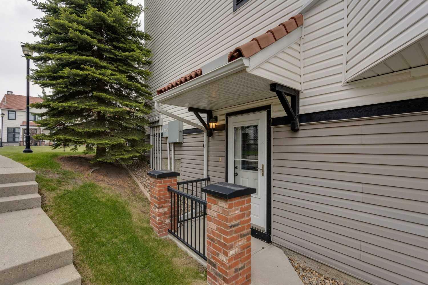 Photo de la propriété: 36 Royal Oak Lane NW AB T3G 6B4