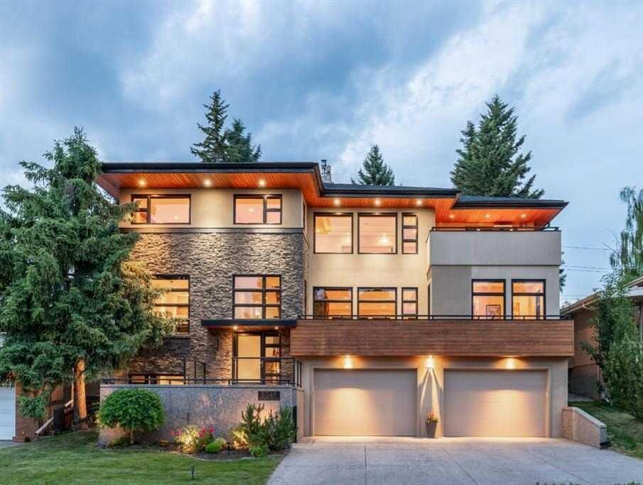Photo de la propriété:  5448 Bannerman Drive NW  AB T2L 1W2 