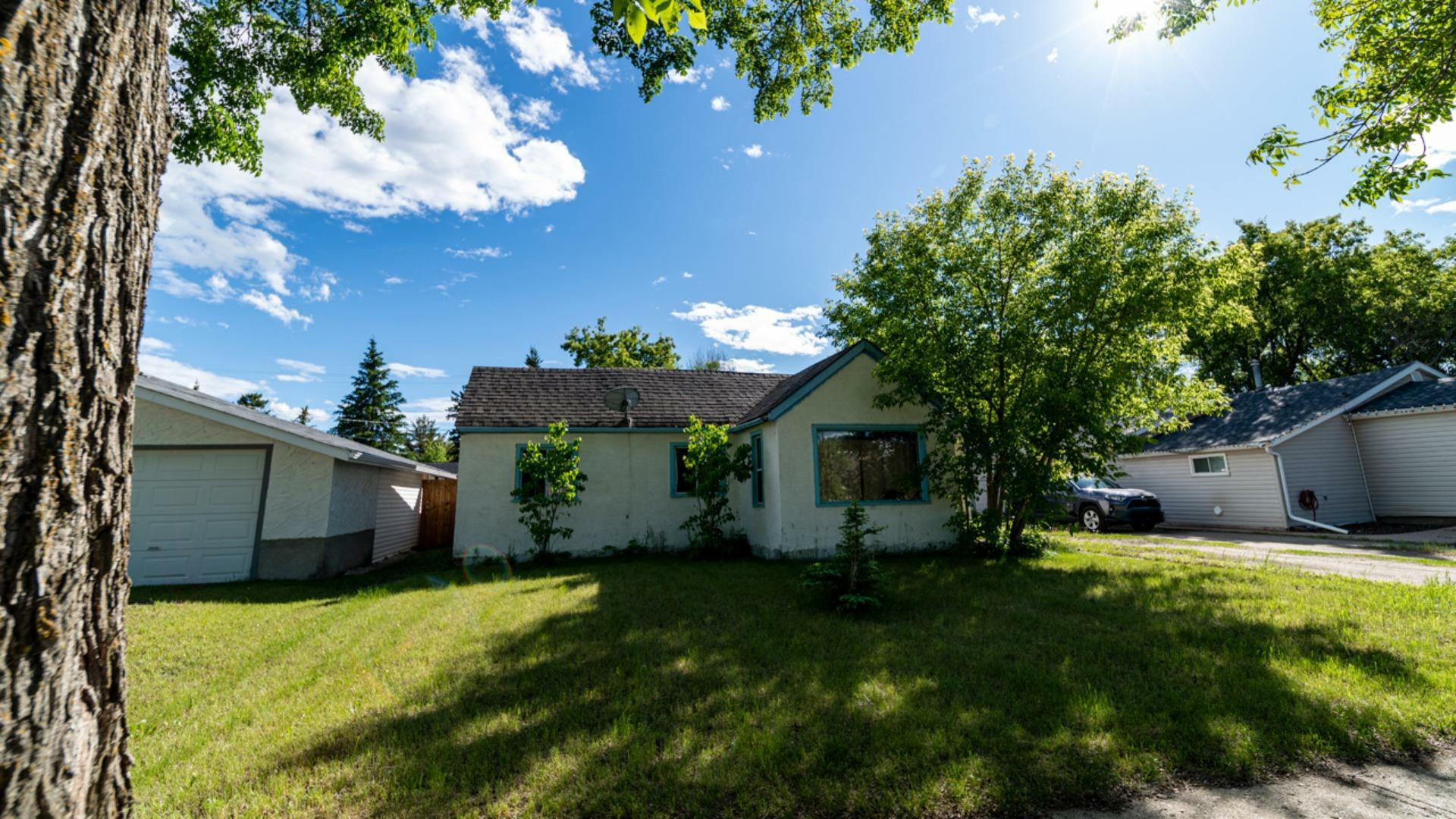 1133 6th Avenue  Wainwright AB T9W 1G2 photo