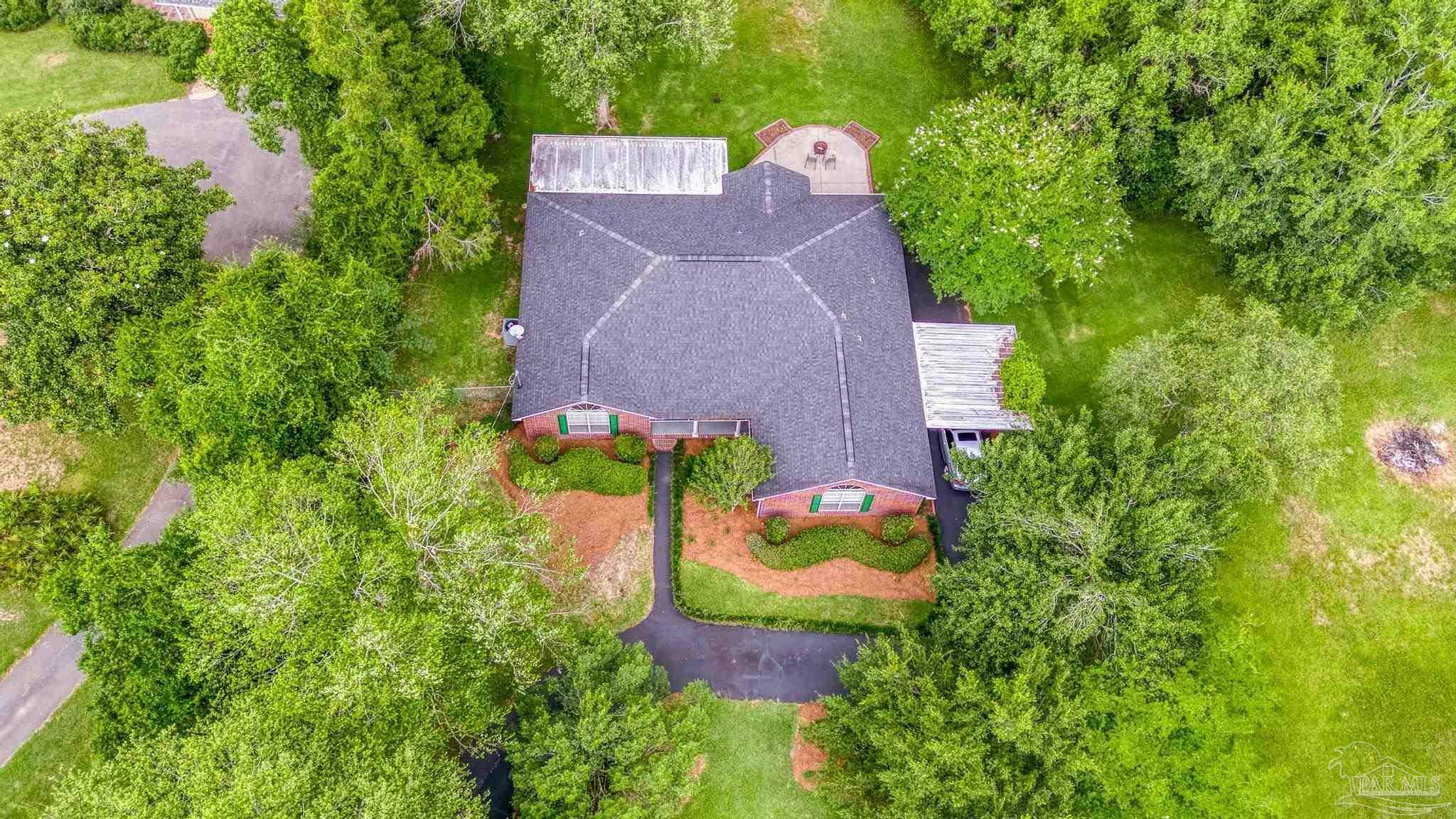 Property Photo: 4621 Riley Rd FL 32583