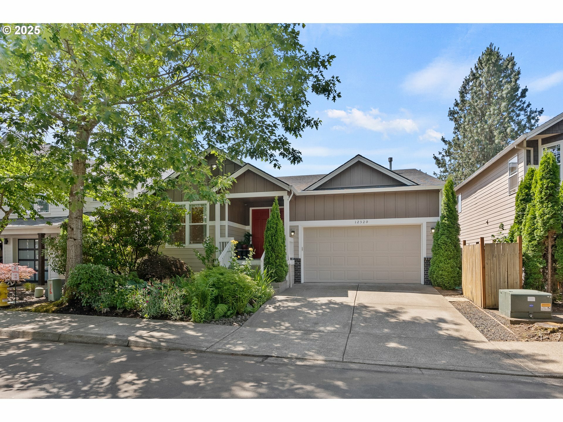 Property Photo: 12320 SW Aspen Ridge Dr OR 97224