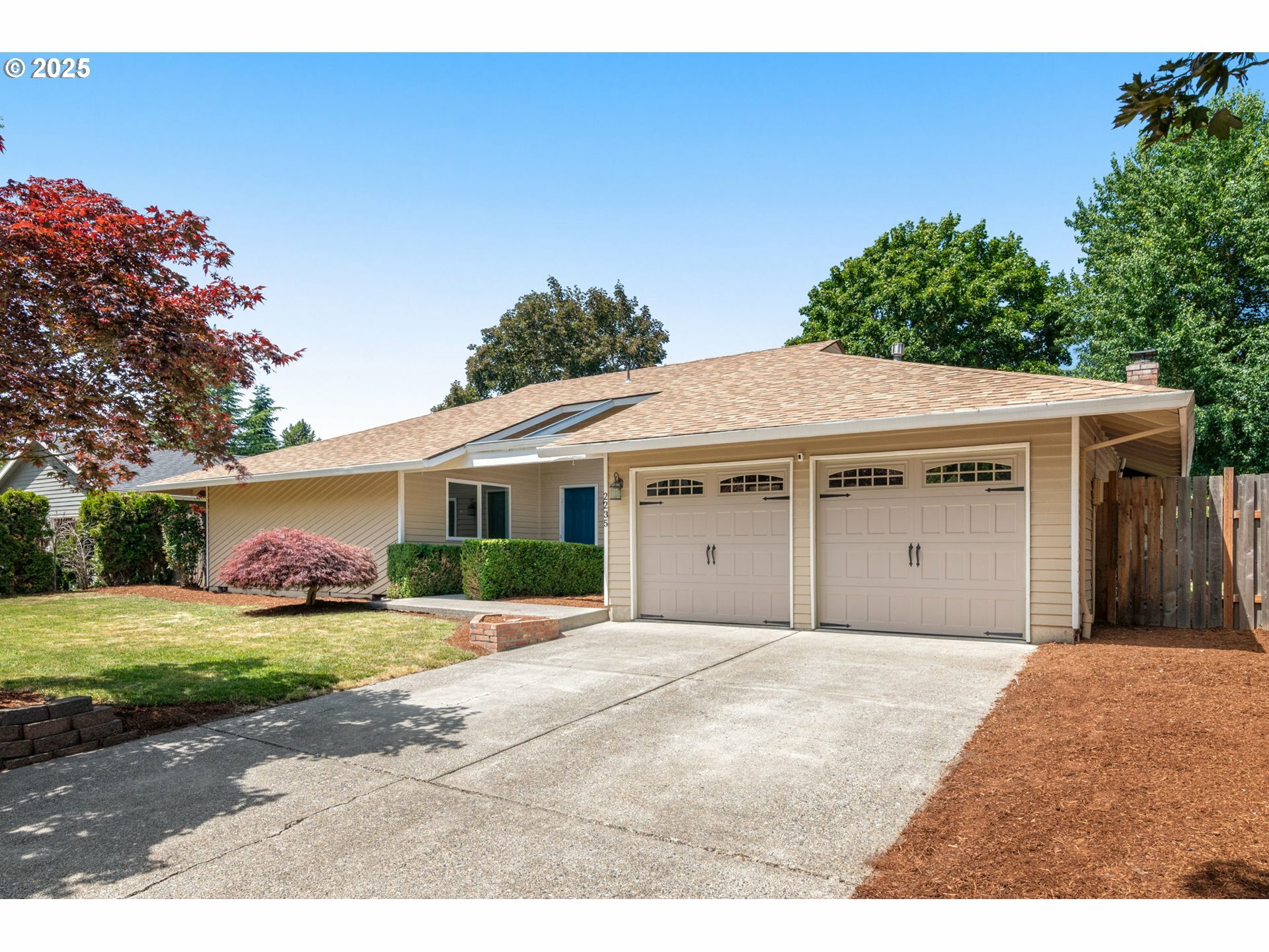 Property Photo: 2235 SE Willow Ct OR 97123