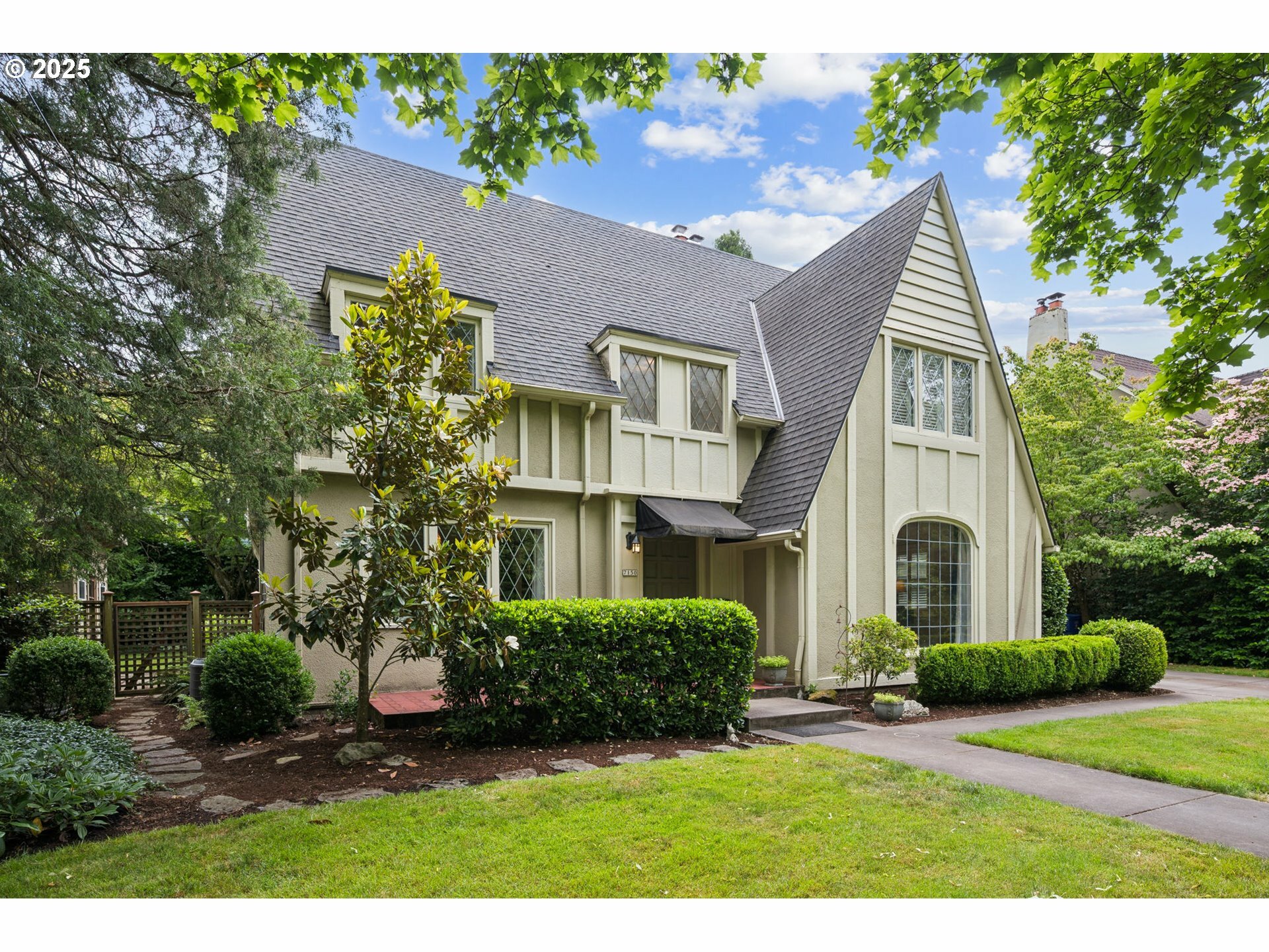 Property Photo: 7150 SE 27th Ave OR 97202