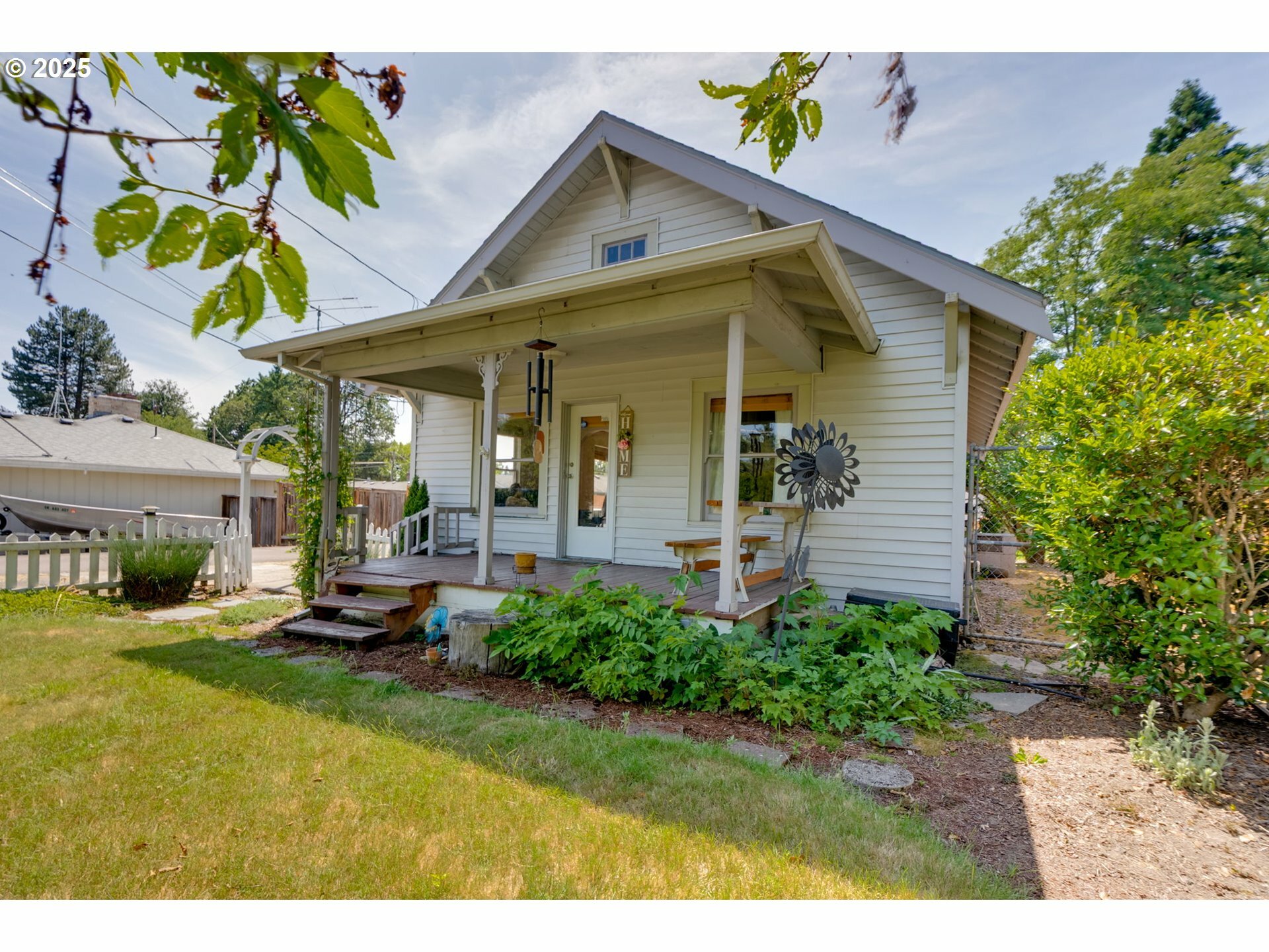 Property Photo:  3265 SW 187th Ave  OR 97003 