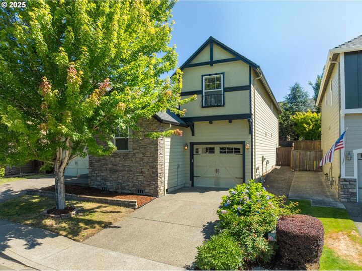Property Photo:  3504 NE Garfield St  WA 98607 