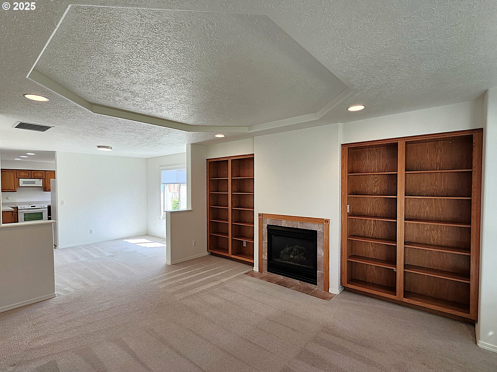 Property Photo:  2325 Desert Deer Ave  OR 97304 