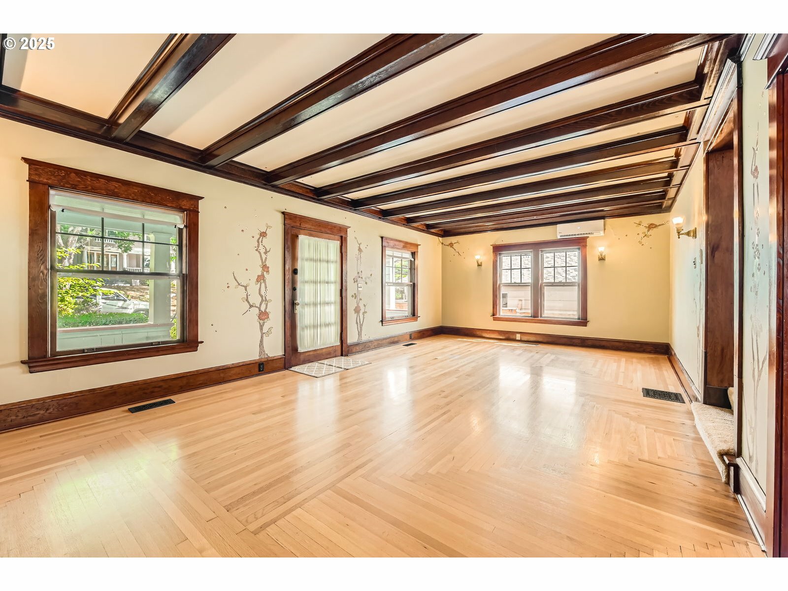 Property Photo: 1203 SE 53rd Ave OR 97215