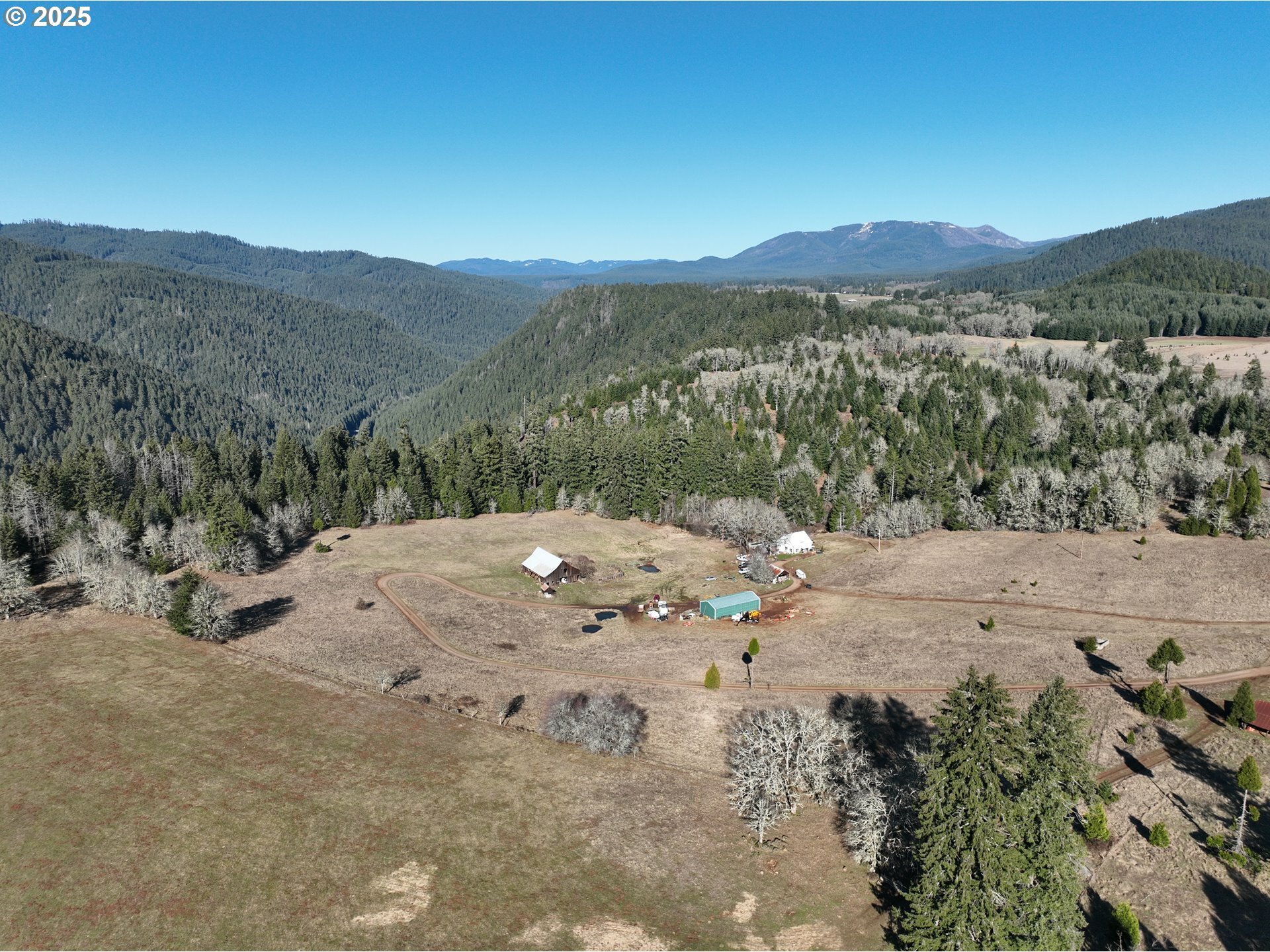Property Photo: 77220 Bar B L Ranch Rd OR 97492