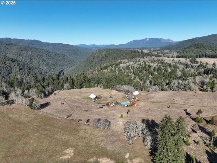 Property Photo:  77220 Bar B L Ranch Rd  OR 97492 