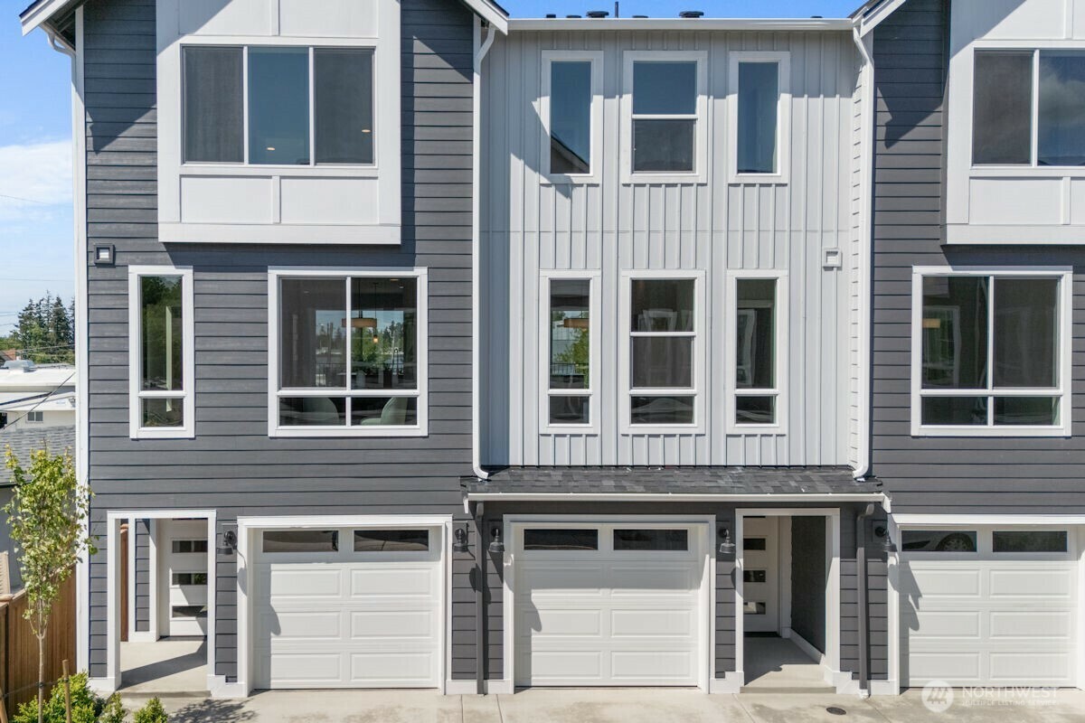 Property Photo: 15726 40th Avenue W A6 WA 98087