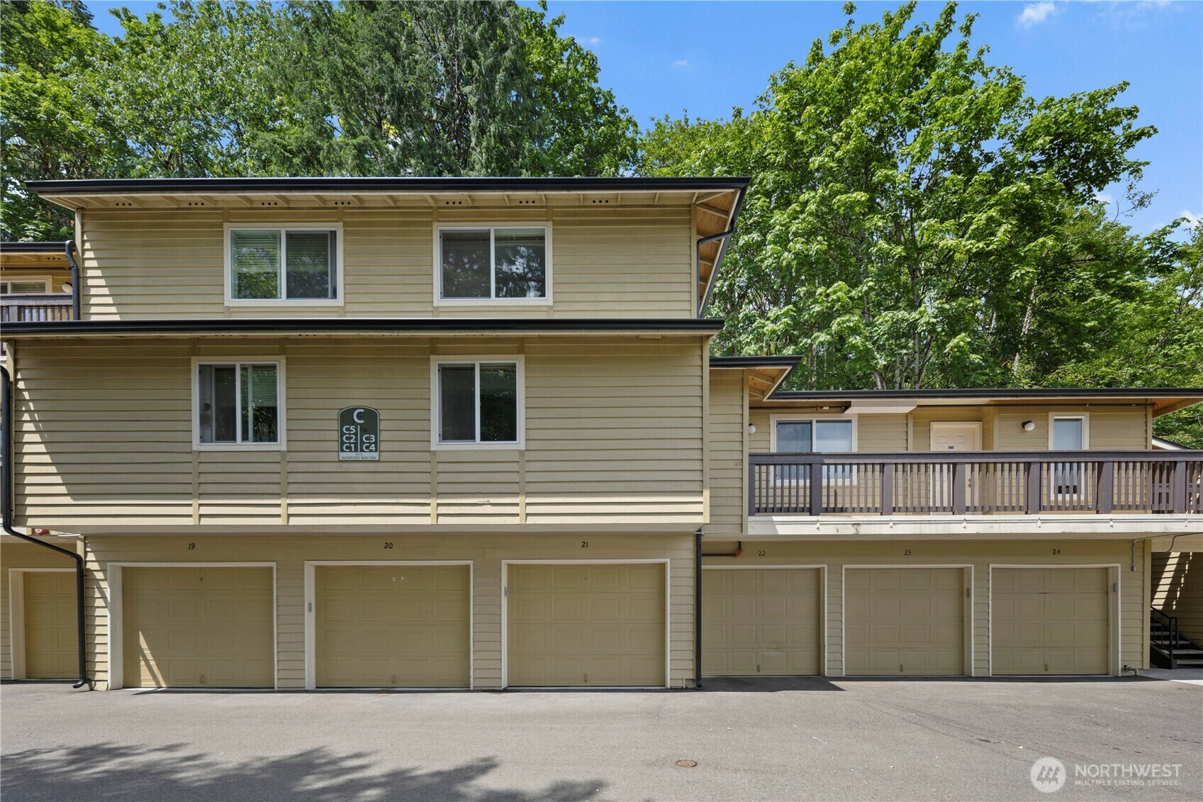 515  Newport Way NW C3  Issaquah WA 98027 photo