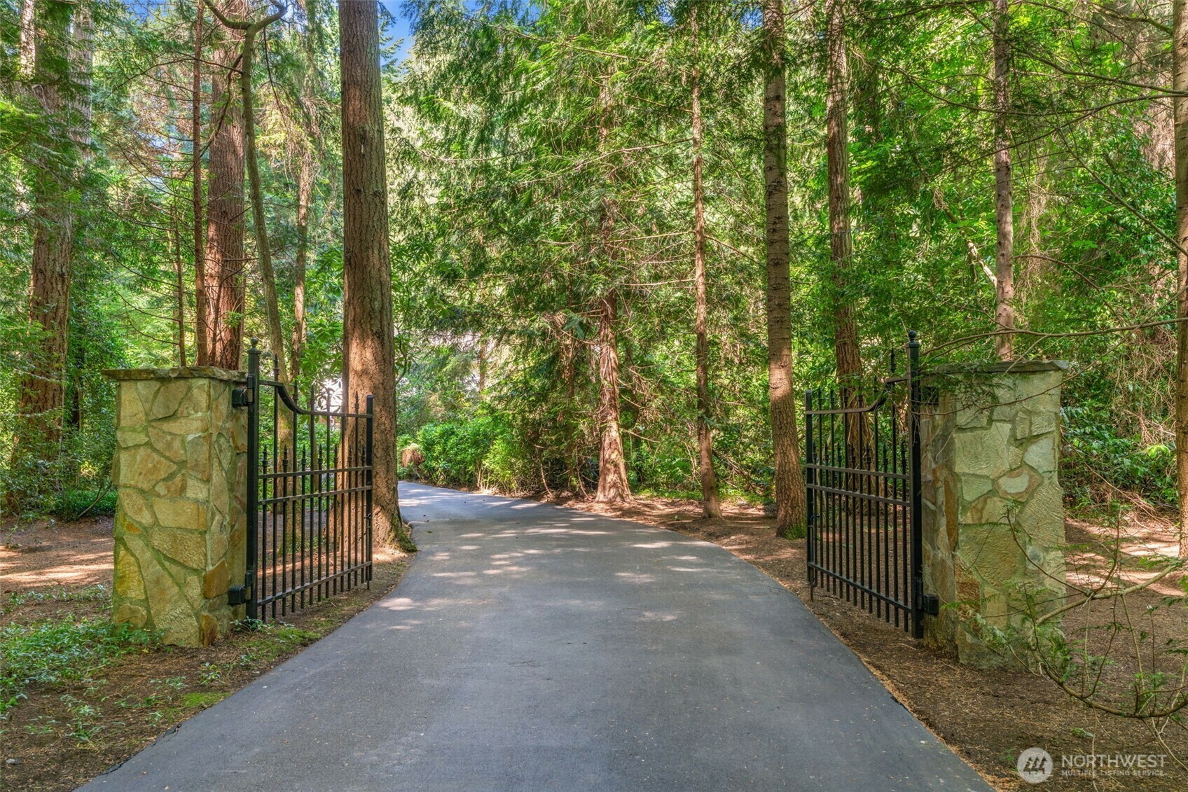 10915 N Deer Drive  Woodway WA 98020 photo