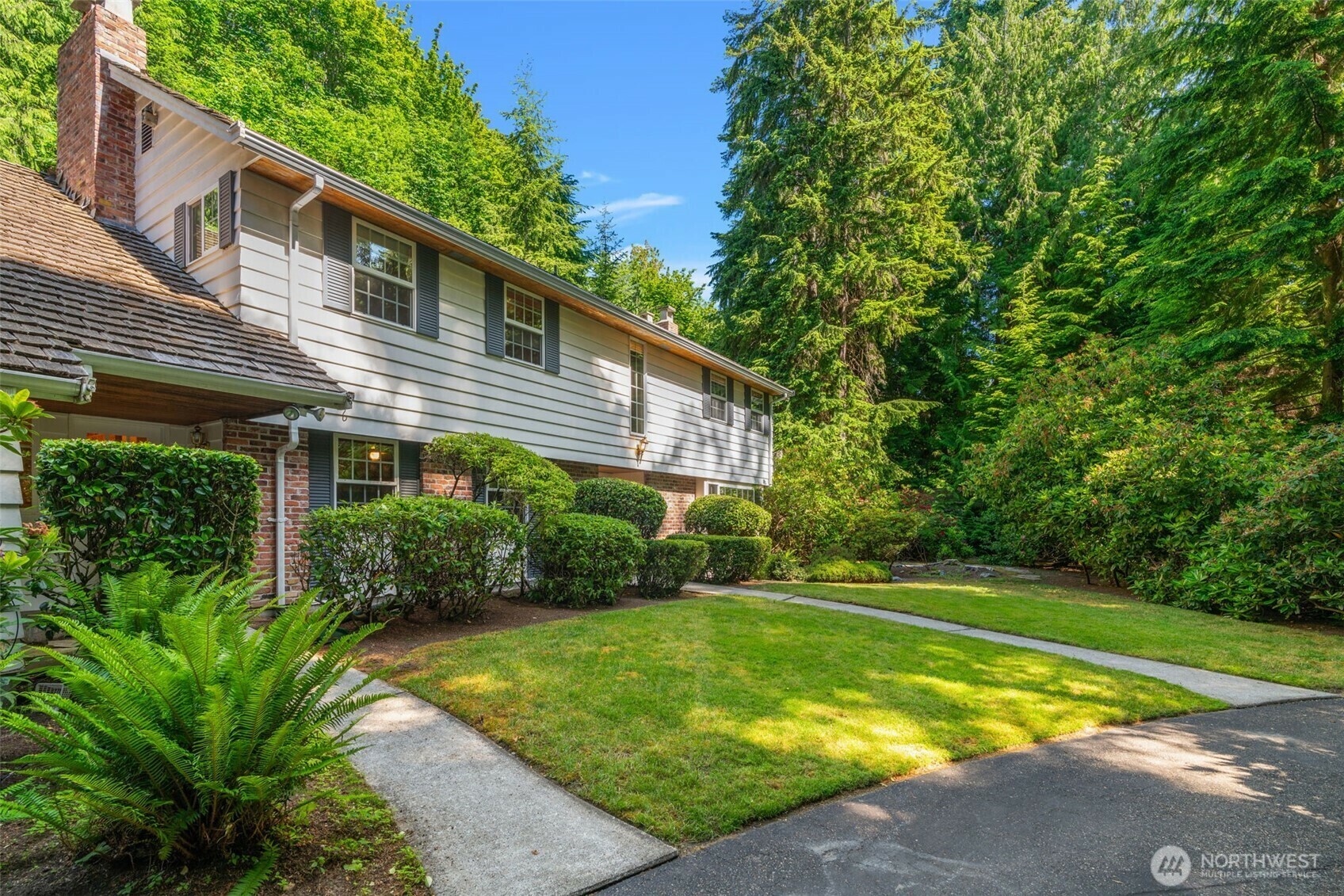 Property Photo: 10915 N Deer Drive WA 98020