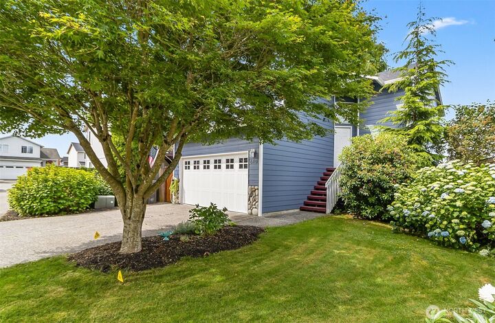 Property Photo: 610 84th Avenue SE WA 98258