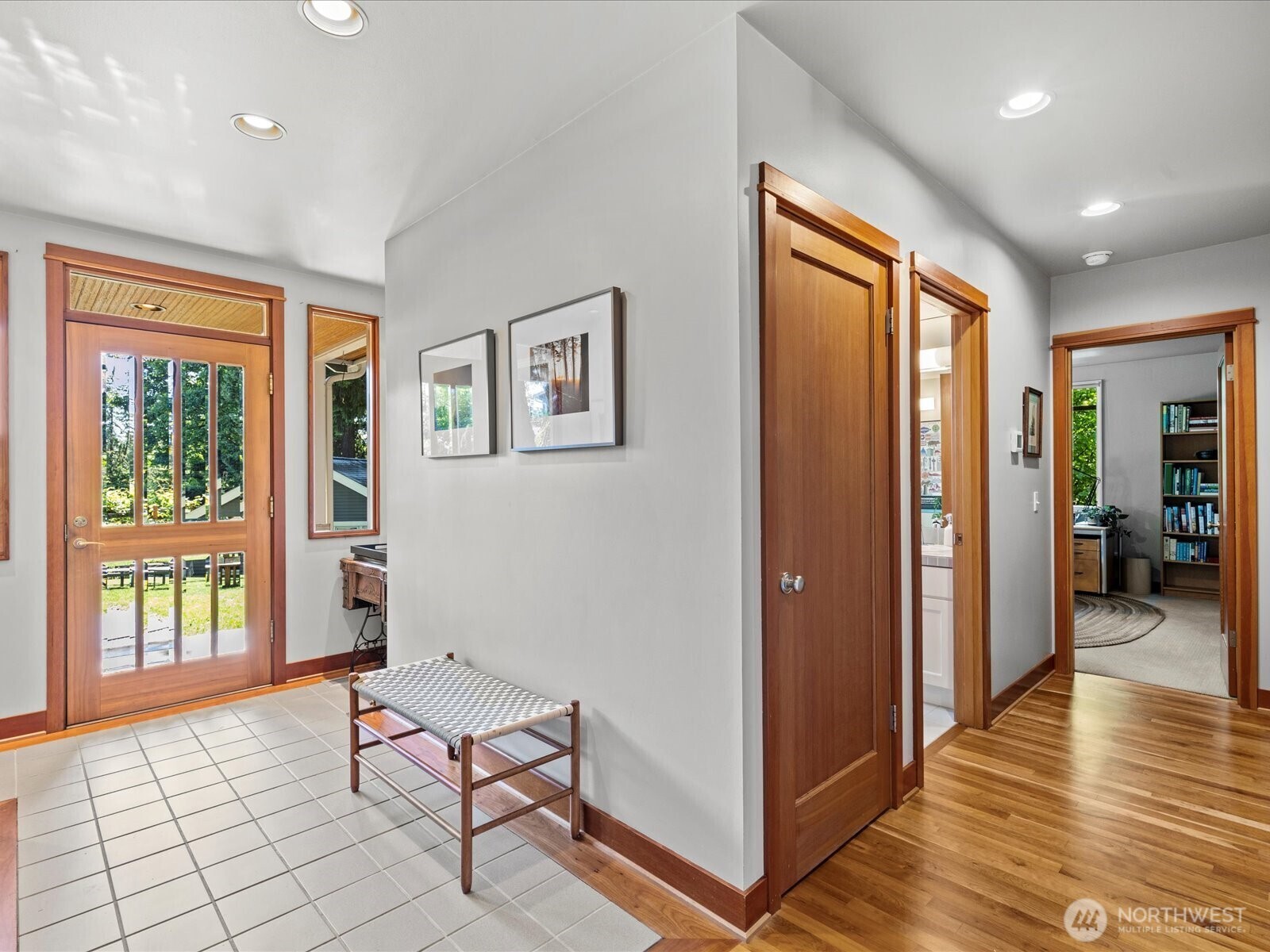 Property Photo: 11231 NE 67th Street WA 98033