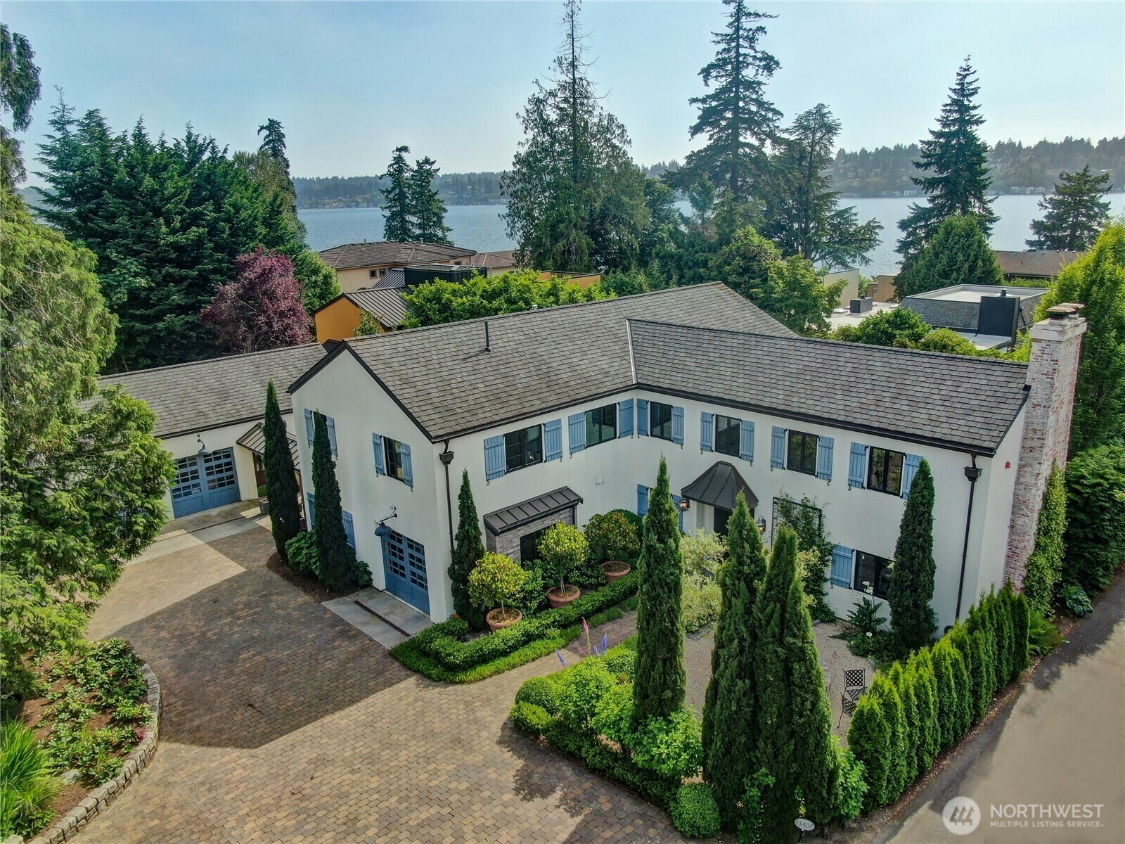 Property Photo: 13407 Holmes Point Drive NE WA 98034