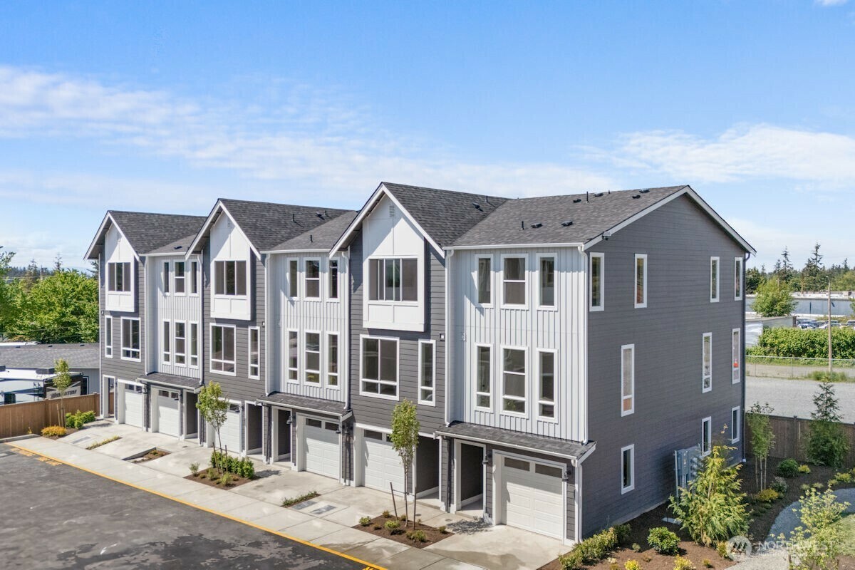 Property Photo: 15726 40th Avenue W A4 WA 98087