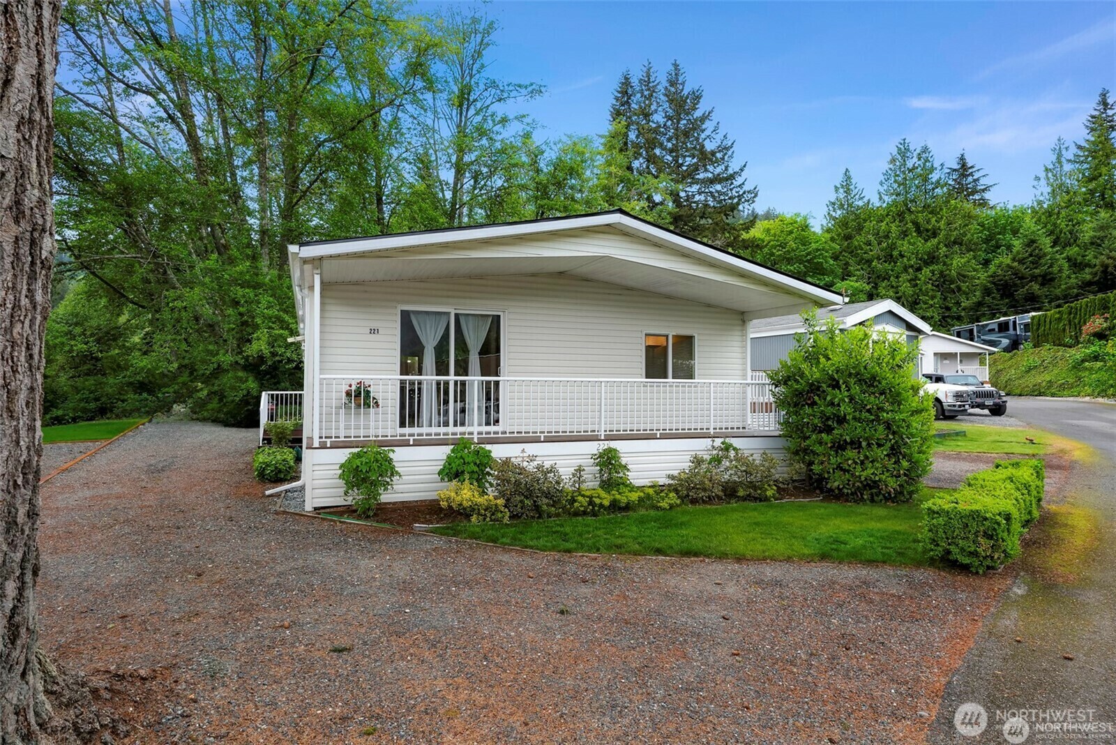 Property Photo: 921 Autumn Lane 221 WA 98229
