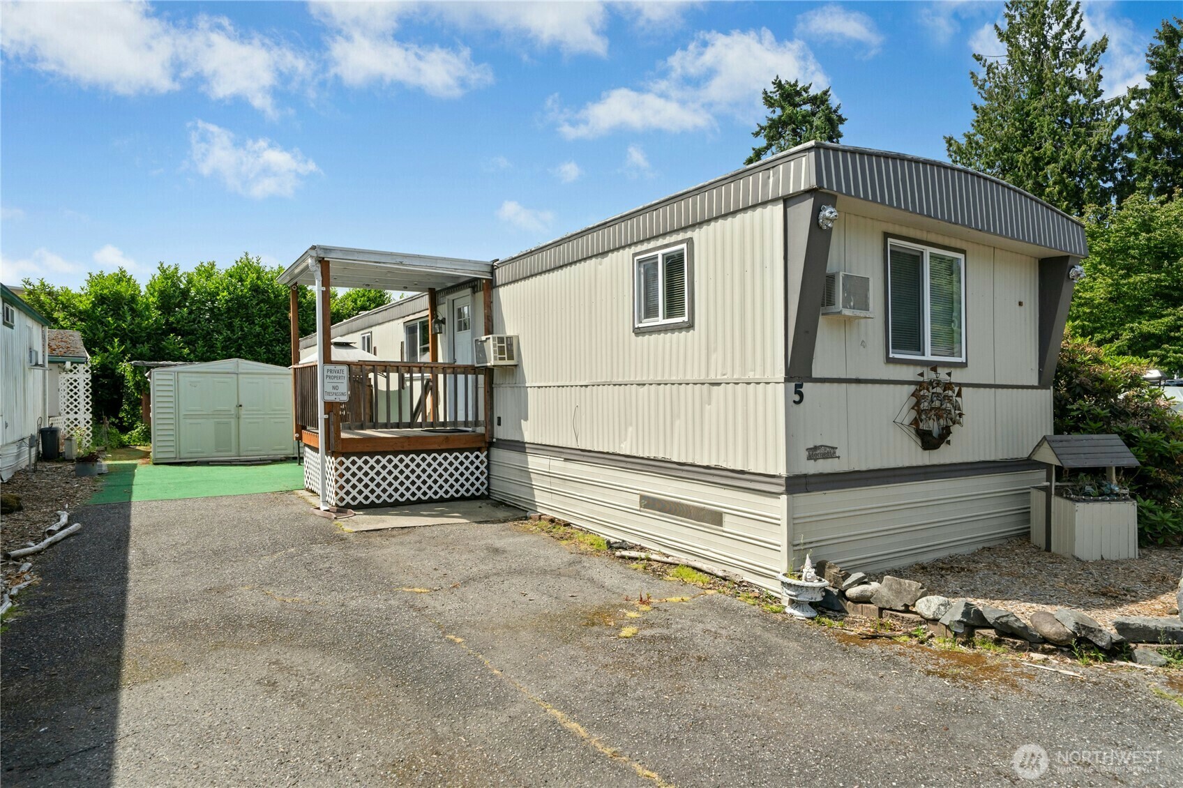 Property Photo: 7031 NE 175th Street 5 WA 98028