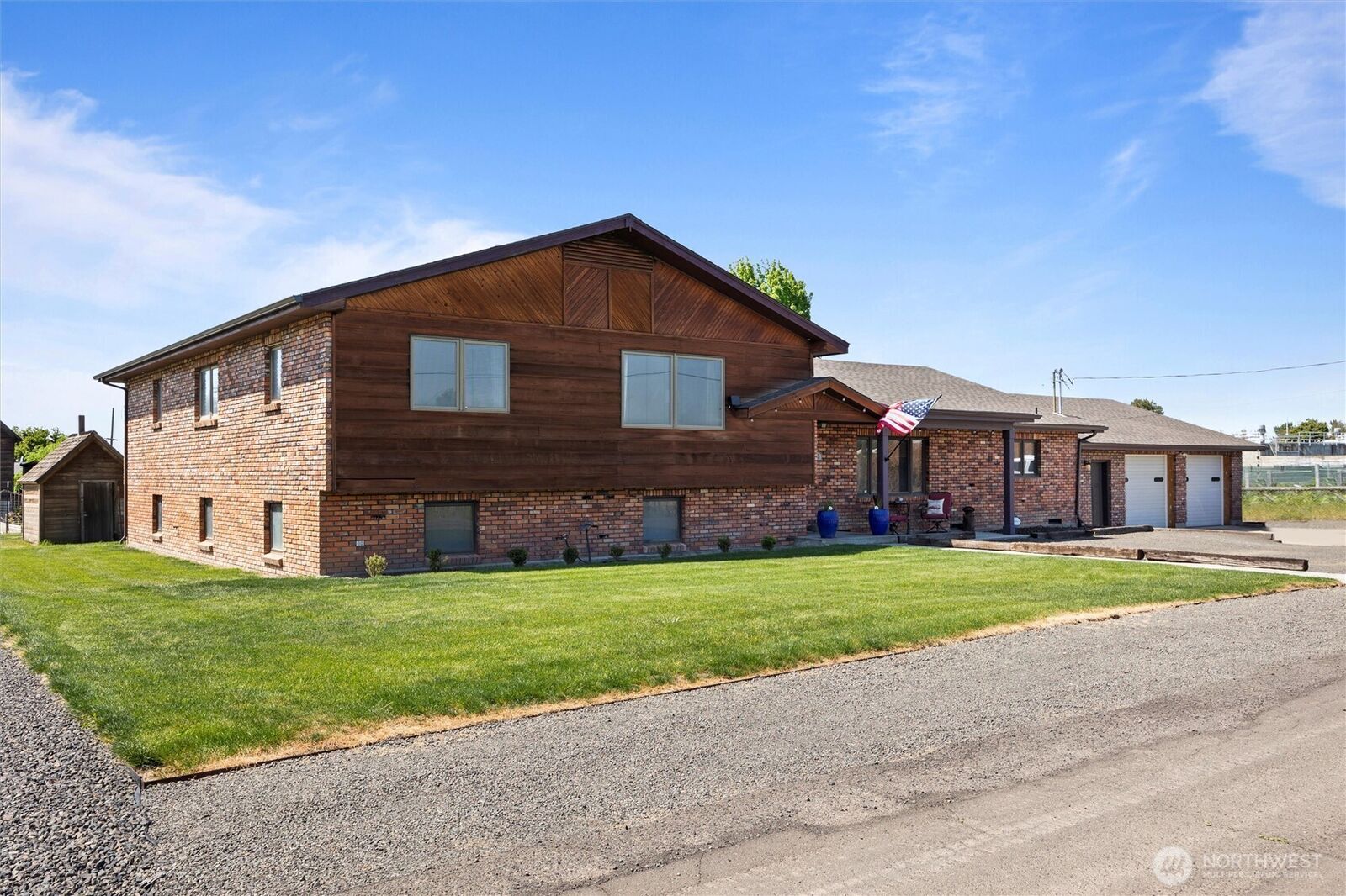 Property Photo: 531 Hatch Street WA 99362
