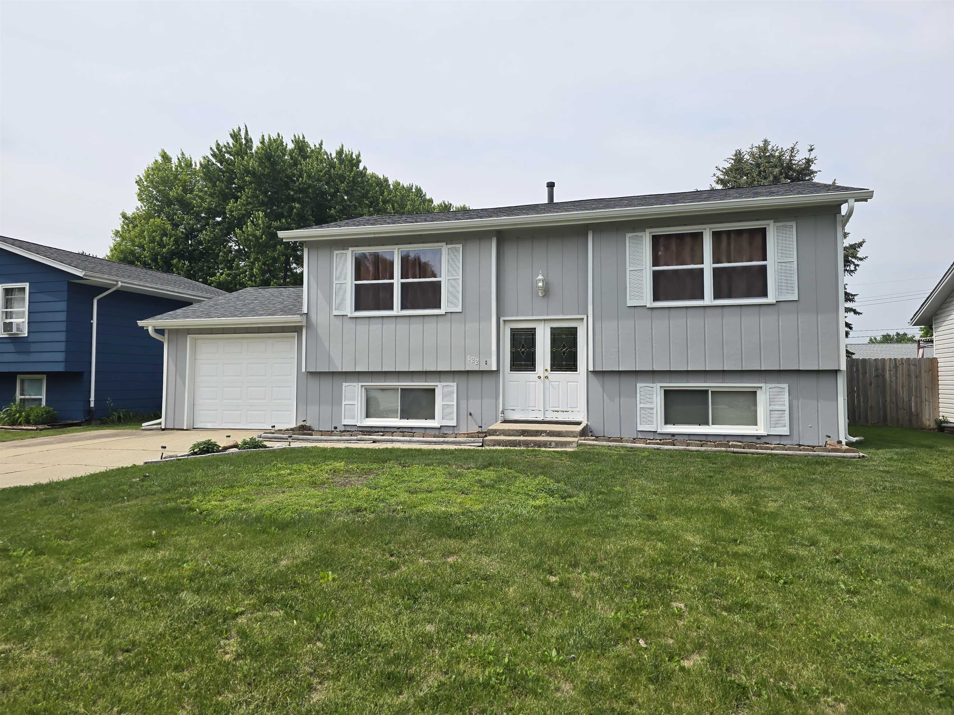 Property Photo: 122 Wilshire Boulevard IL 61115