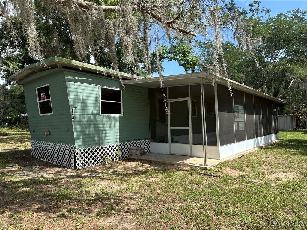Property Photo:  2820 N Lakefront Drive  FL 34442 
