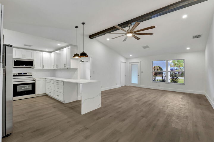 5456 Sunrise Boulevard  Delray Beach FL 33484 photo