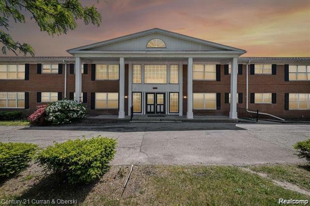 Property Photo: 25301 5 Mile Road 122 MI 48239