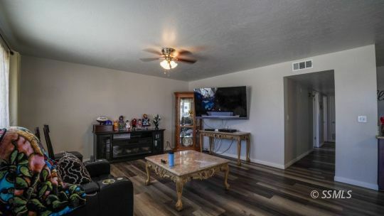 Property Photo: 1437 Porter CA 93555