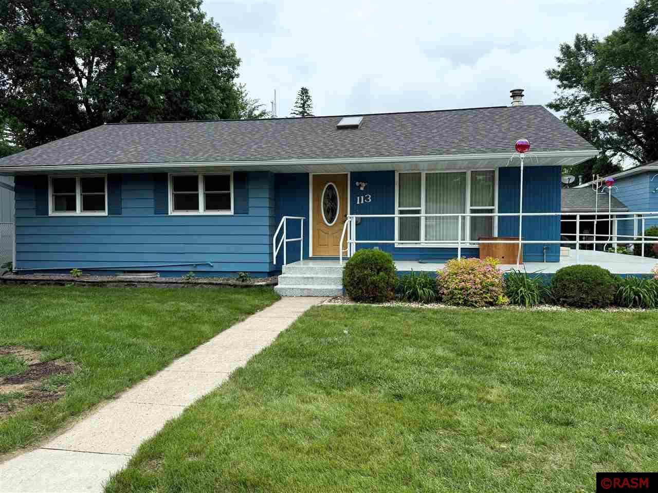 Property Photo: 113 Third St NE MN 56062