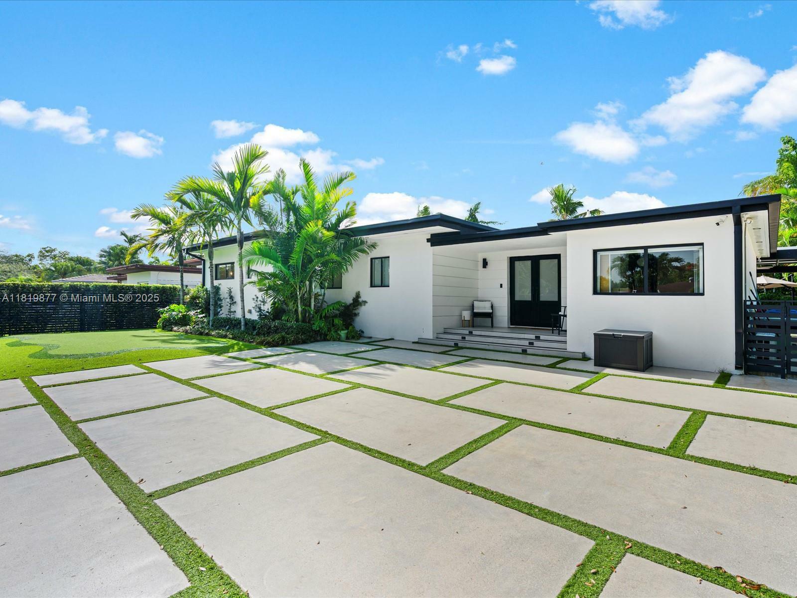 4531 SW 15th St  Miami FL 33134 photo