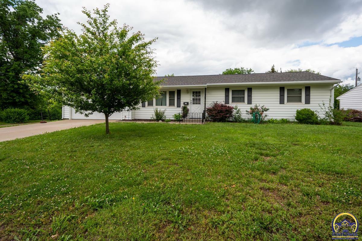 Property Photo: 1244 SW 31st Ter KS 66611
