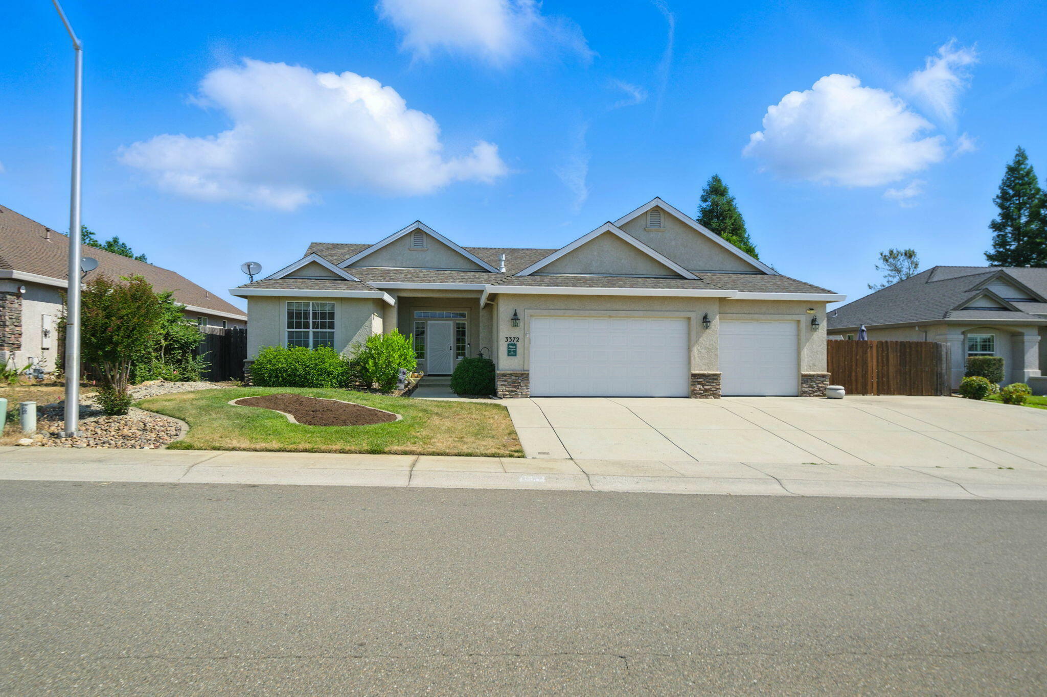 3372 Old Lantern Drive  Redding CA 96003 photo