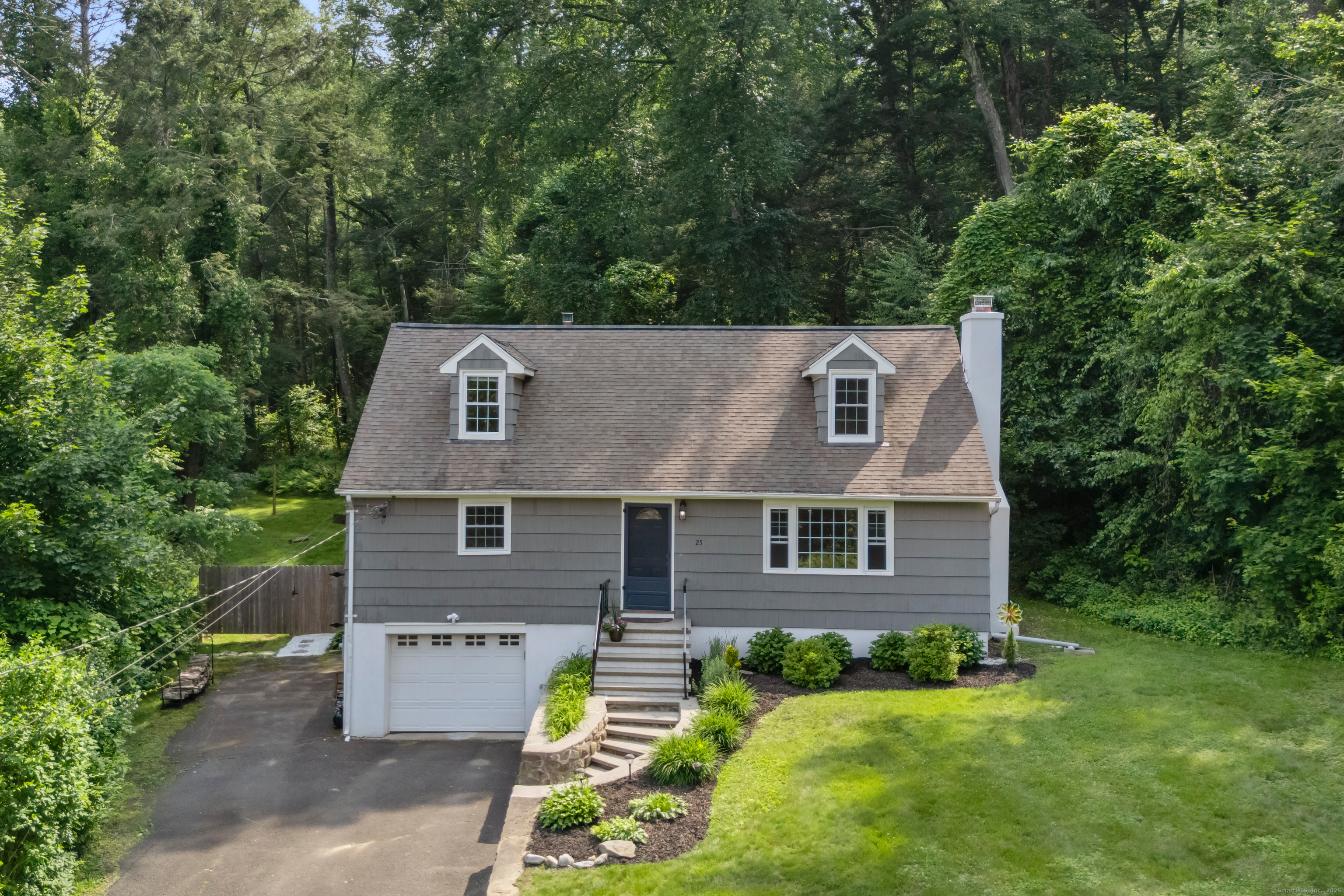 Property Photo: 25 Hillside Circle CT 06804