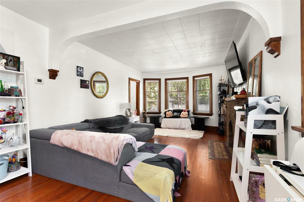 Property Photo: 2366 Elphinstone Street SK S4S 0J7