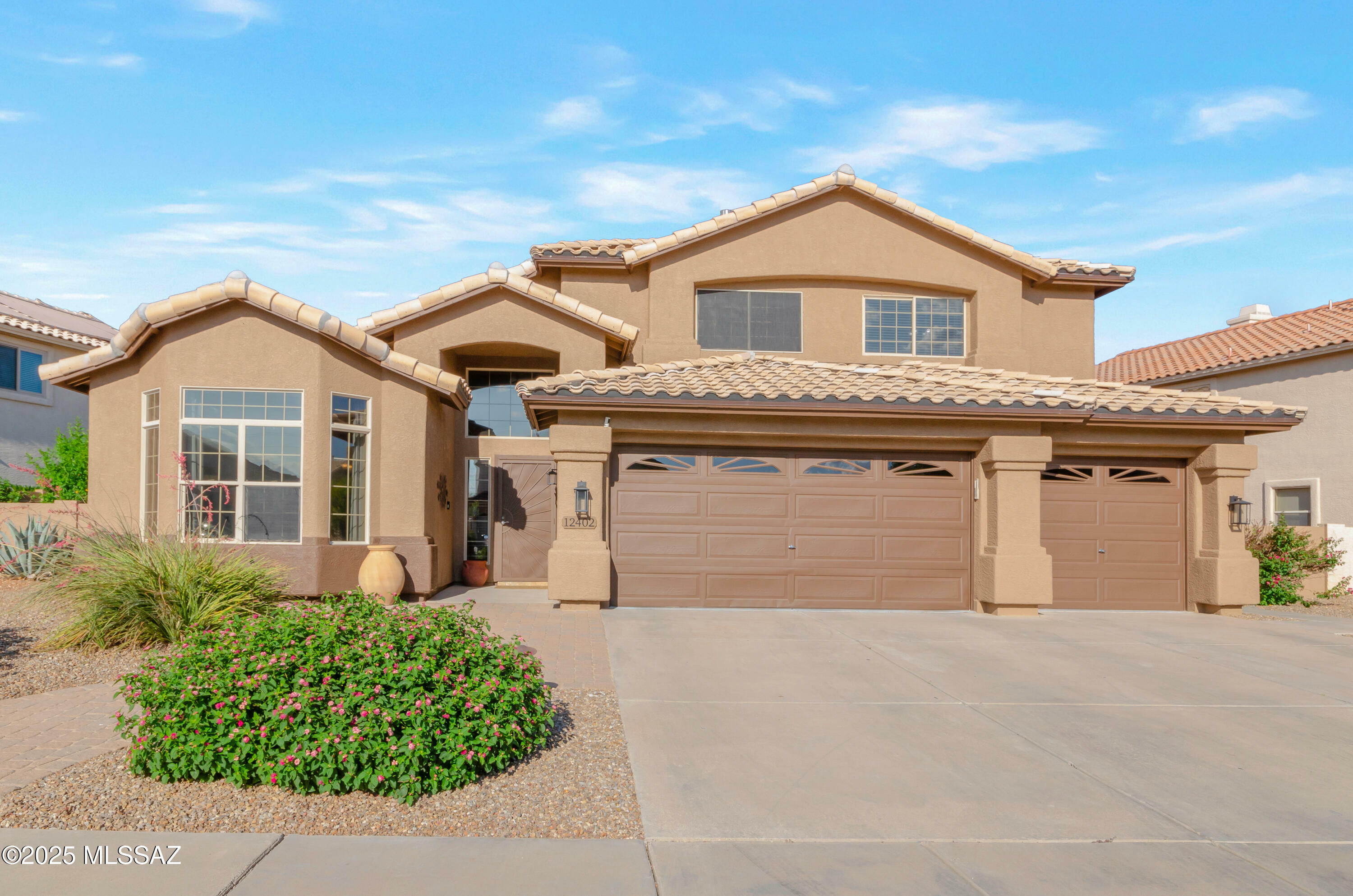 Property Photo: 12402 N Echo Valley Drive AZ 85755
