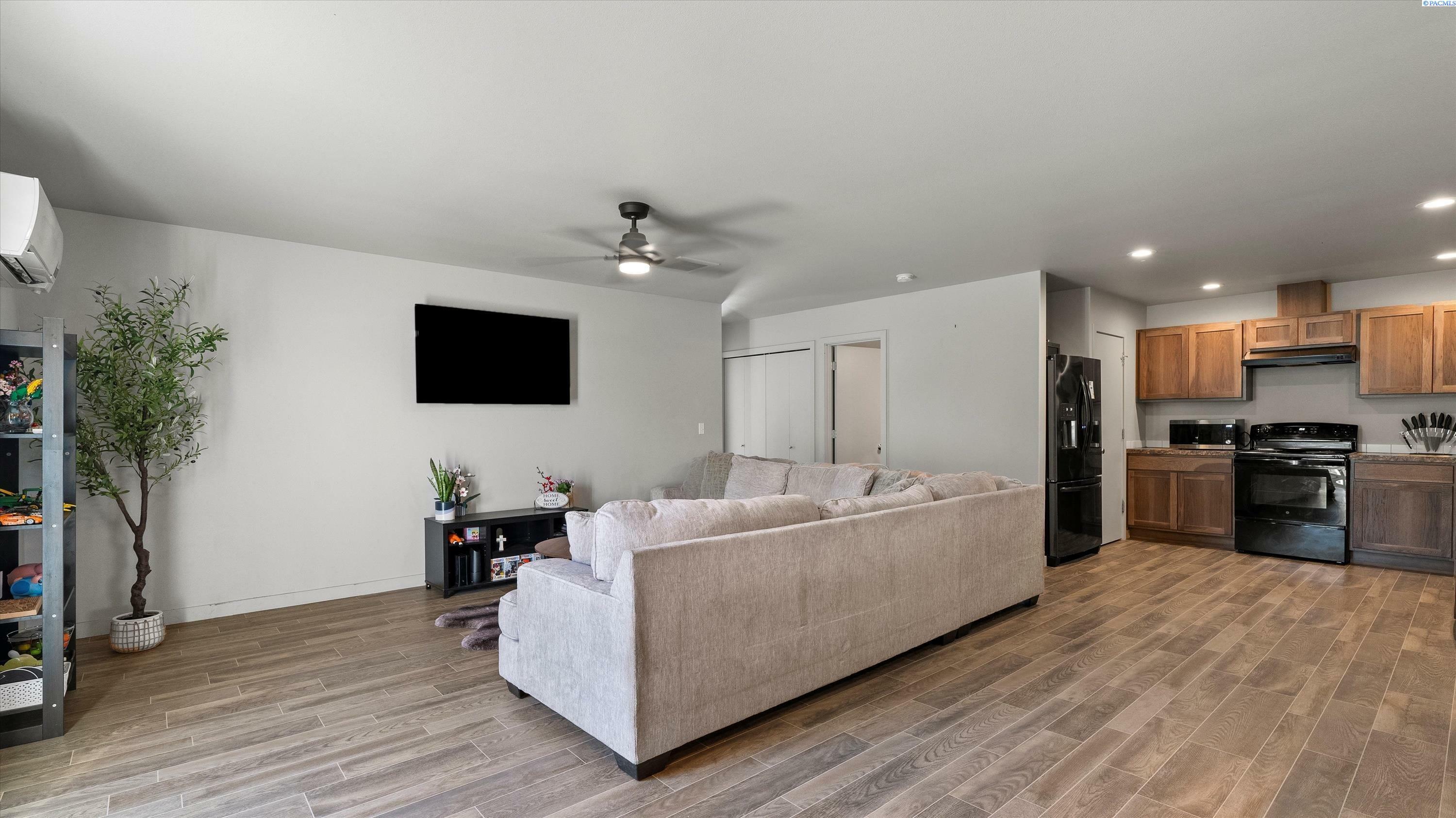 Property Photo: 520 Whitefish Ln WA 99301